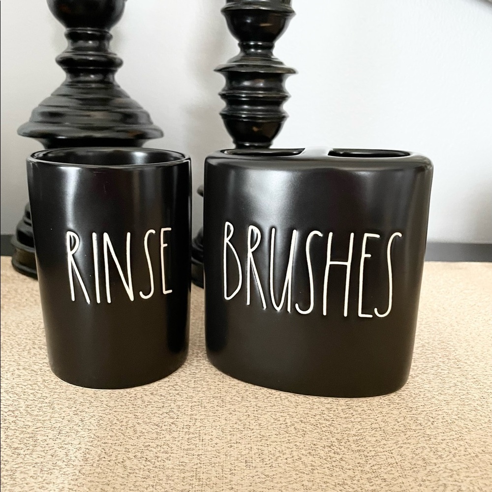 đRae Dunn Ceramic Set- RINSE/BRUSHES - Picture 1 of 3